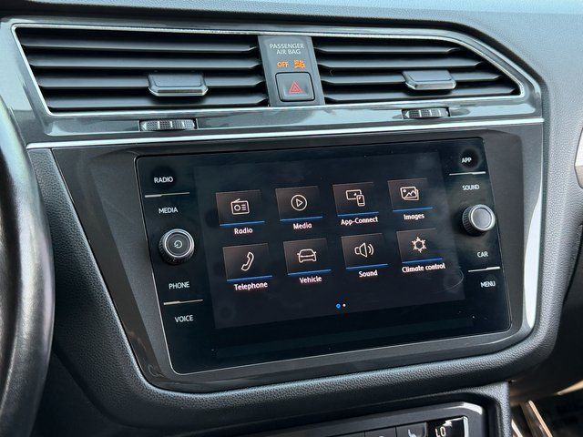 Used 2019 Green Volkswagen 2.0T SE image 5