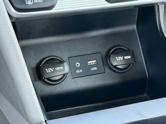 Used 2019 Machine Gray Hyundai SE image 25