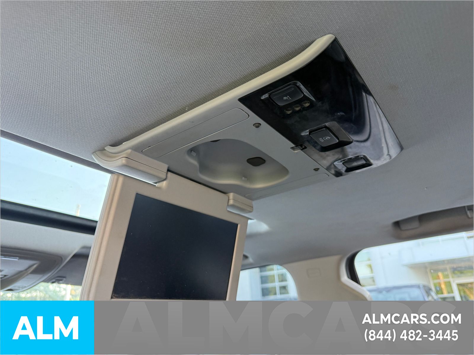 Used 2015 White Chevrolet LTZ image 14