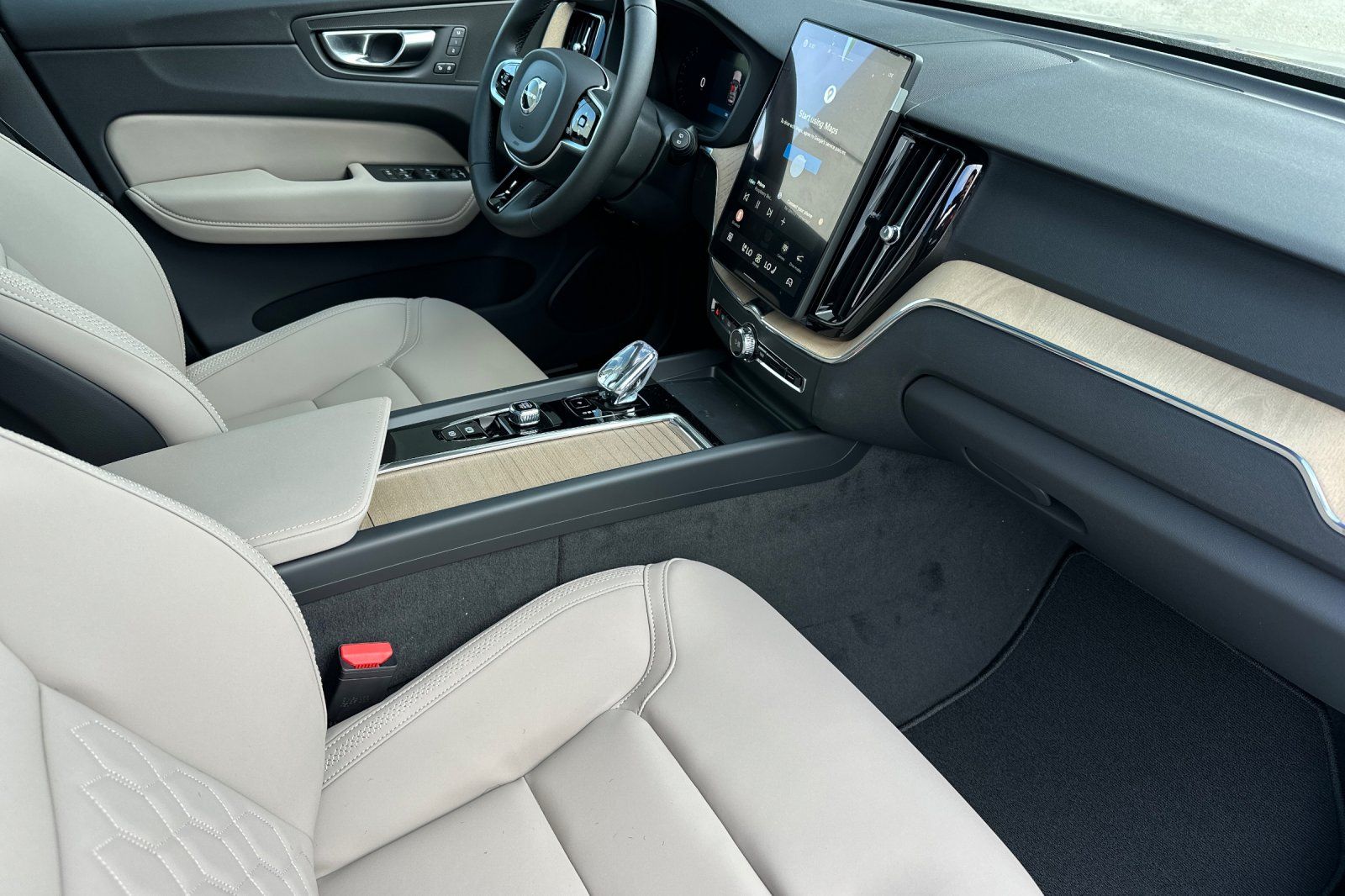 New 2026 Blue Volvo T8 Plus image 15