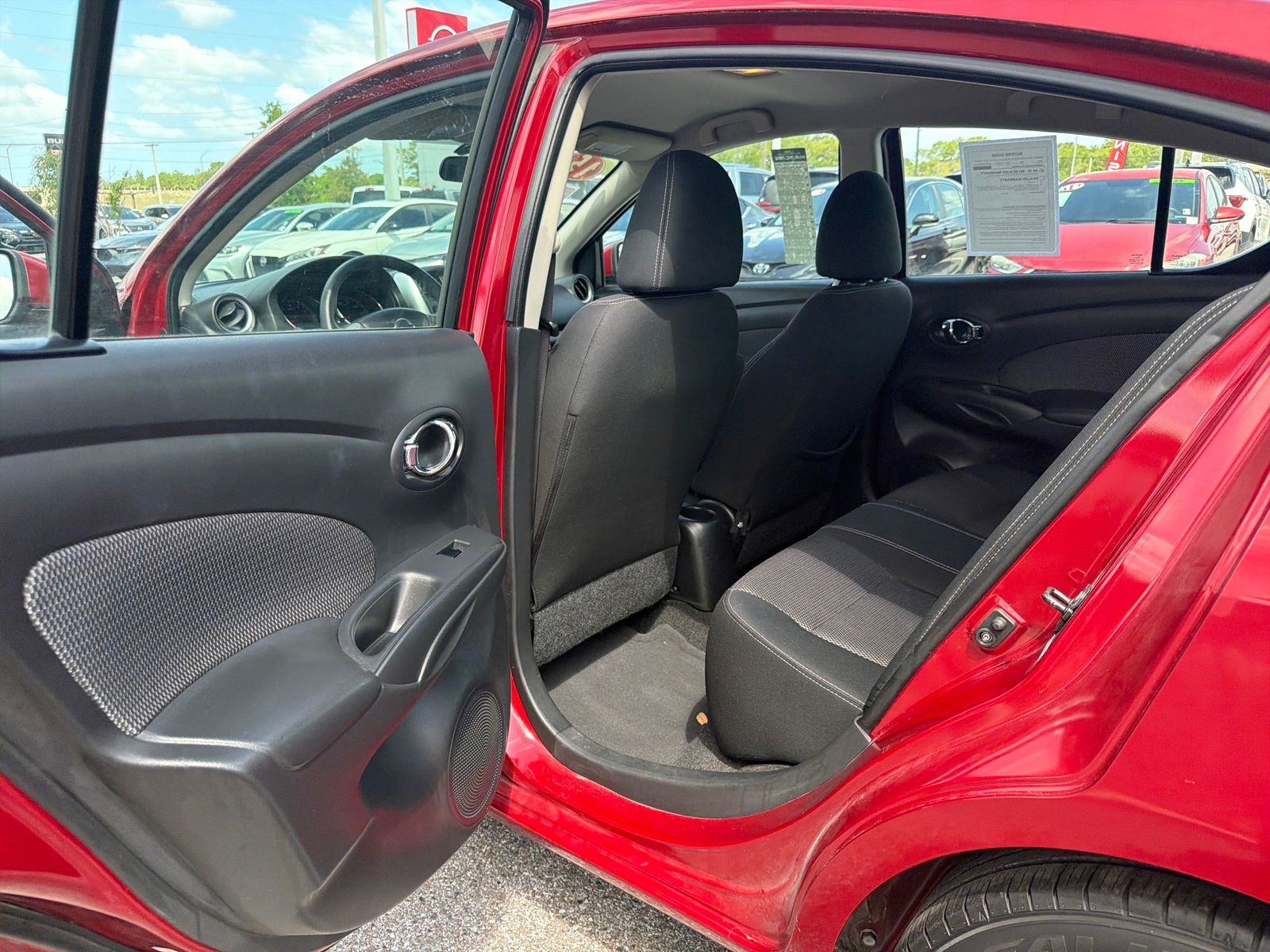 Used 2015 Nissan Versa 1.6 SV 4D Sedan