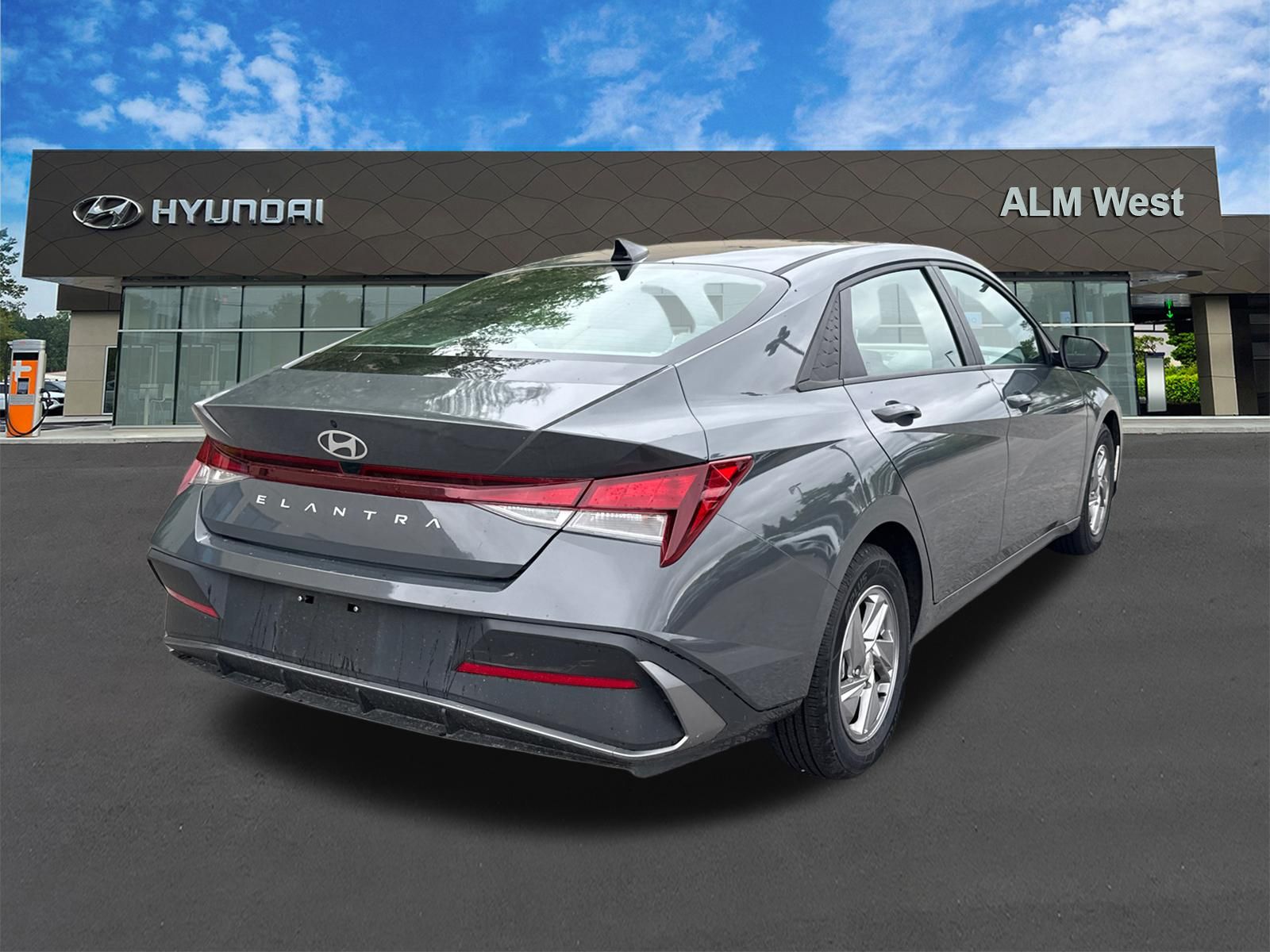 Used 2024 Gray Hyundai SE image 5