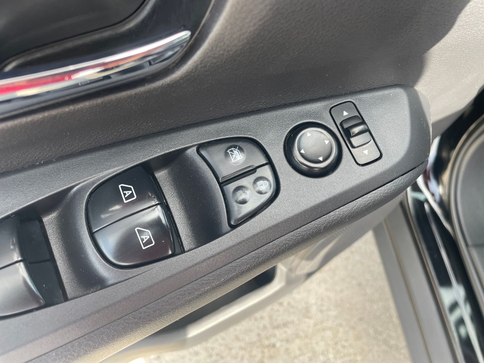 Used 2024 Black Nissan SR image 11