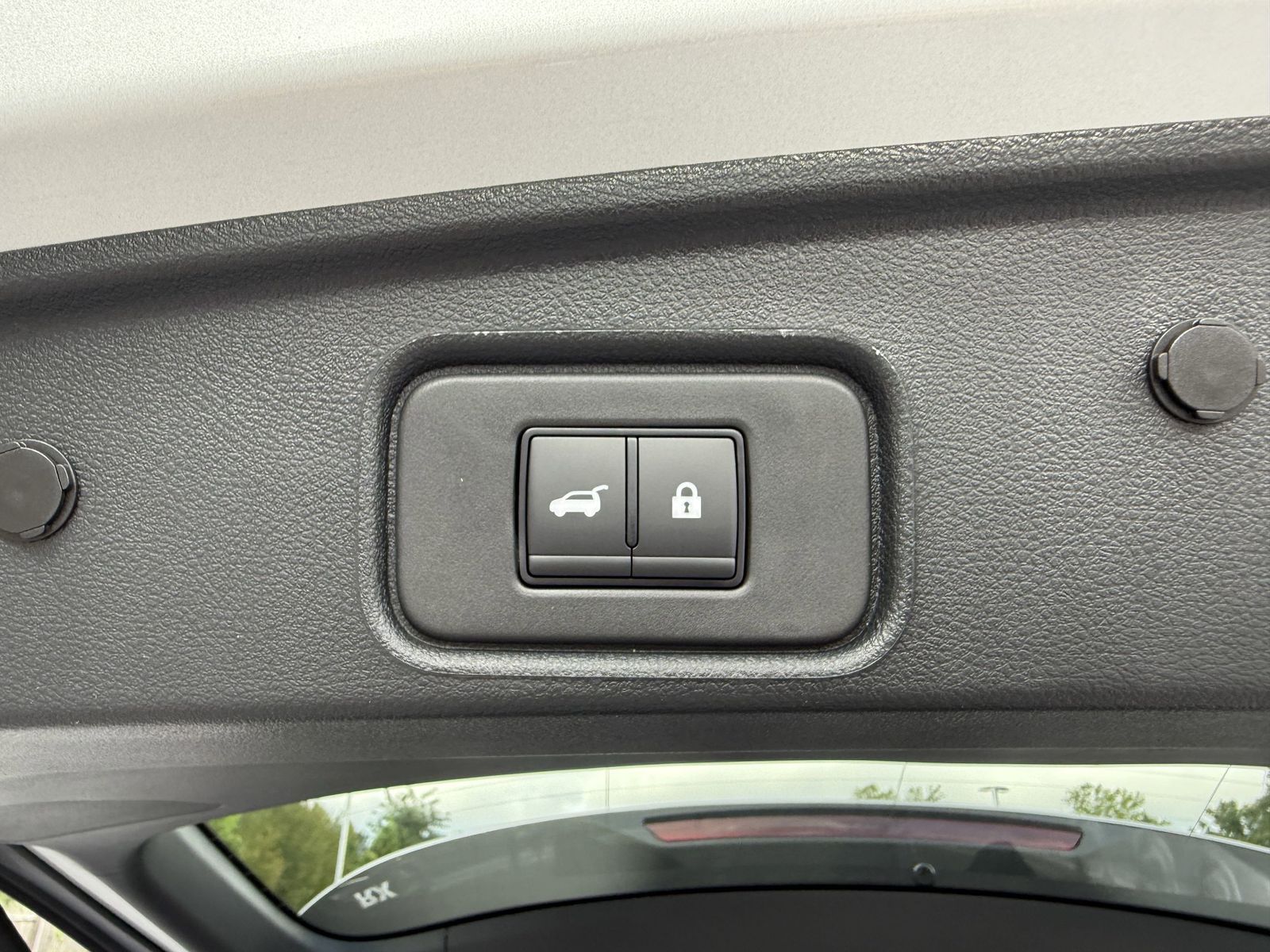 2025 Nissan Pathfinder SL photo 29
