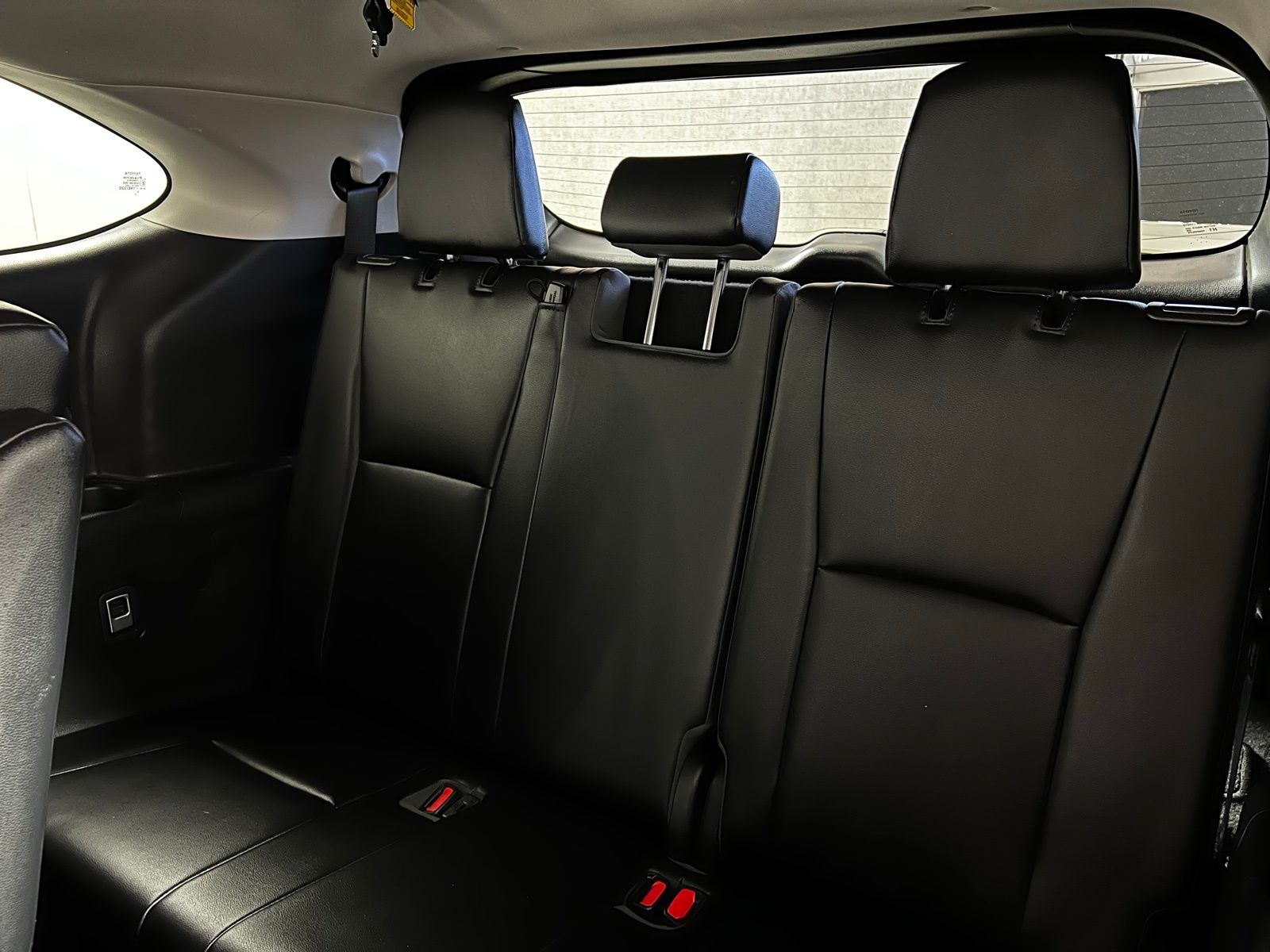 Thumbnail: 2023 Toyota Highlander - 22