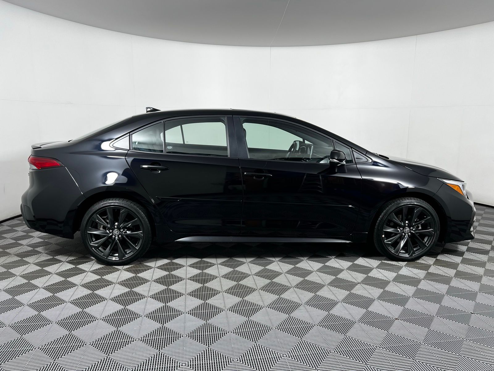 2024 Toyota Corolla XSE 4