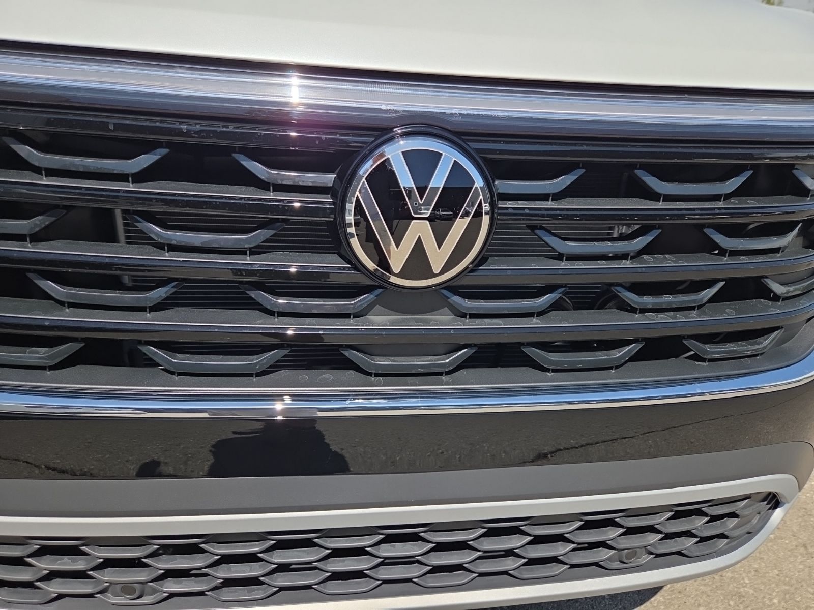 new 2026 Volkswagen Atlas Cross Sport car, priced at $43,906