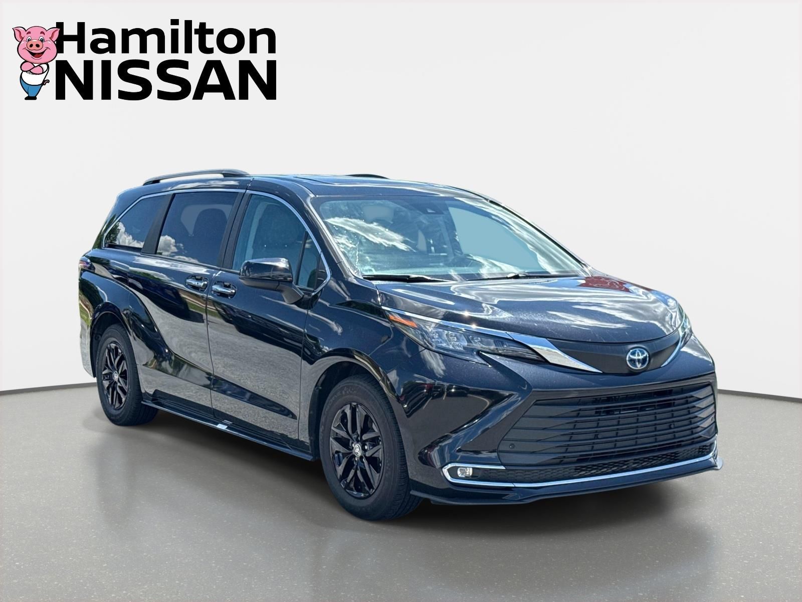 Midnight Black Metallic 2024 Toyota Sienna XLE 7-Passenger FWD Minivan Front-Wheel Drive Continuously Variable Transmission