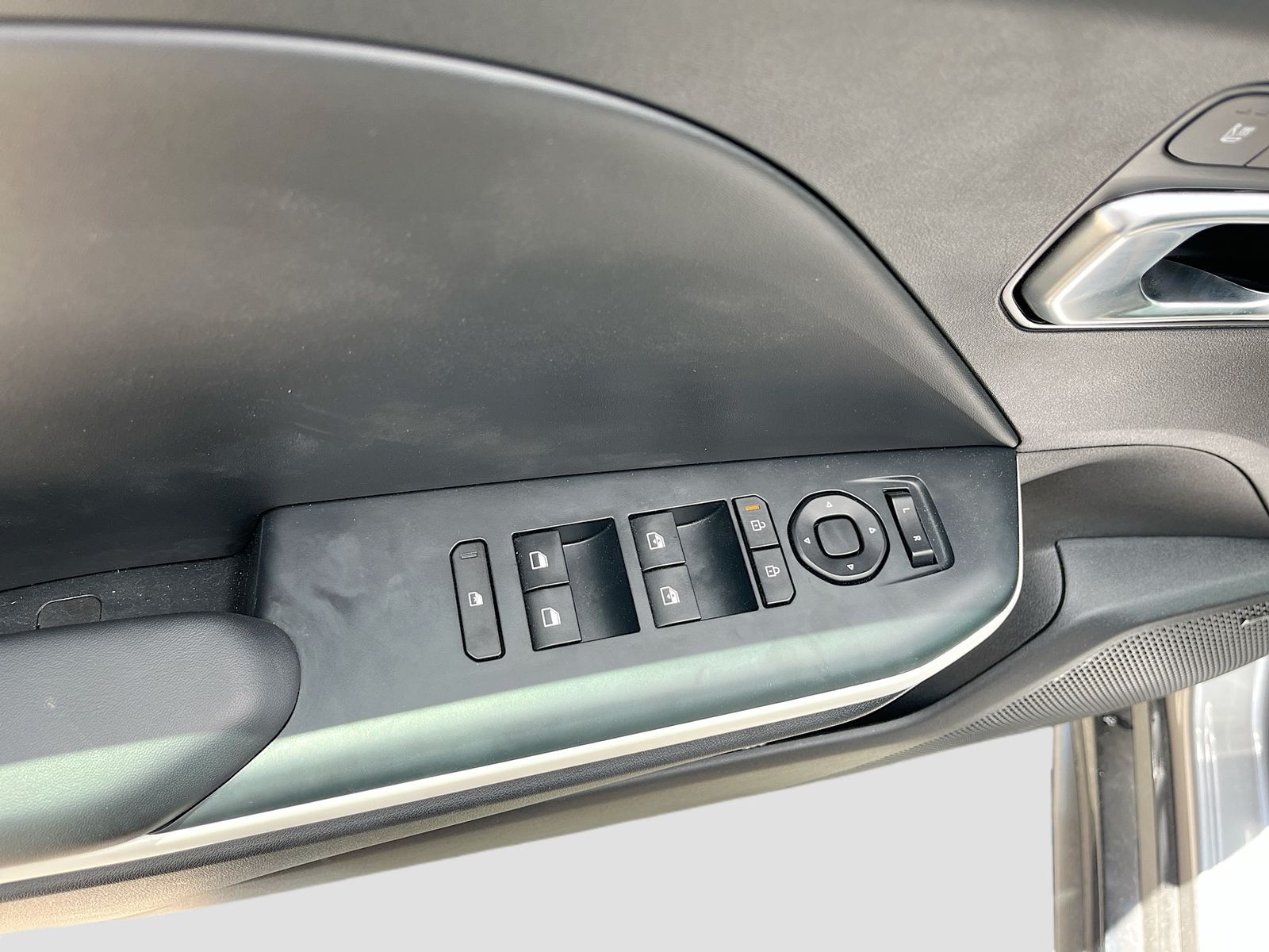 Used 2025 Gray Kia GT-Line Turbo image 18