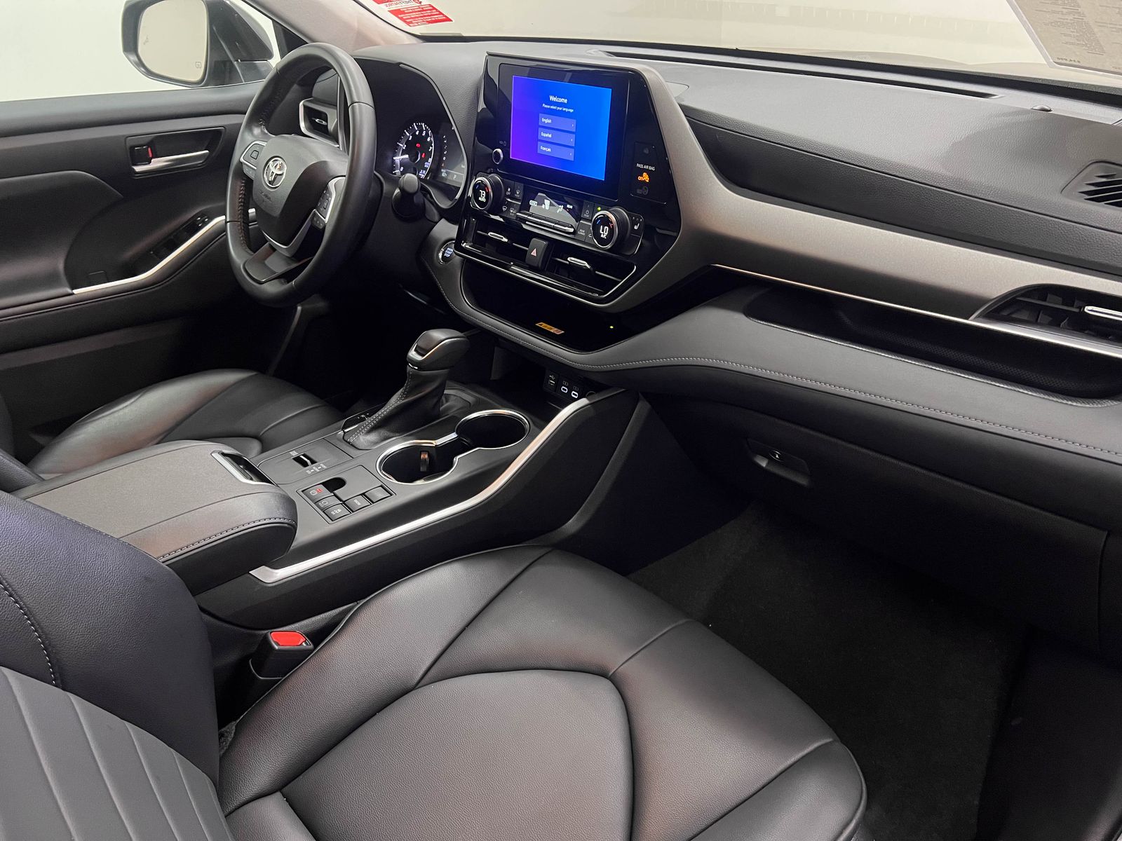 used 2023 Toyota Highlander car, priced at $31,288