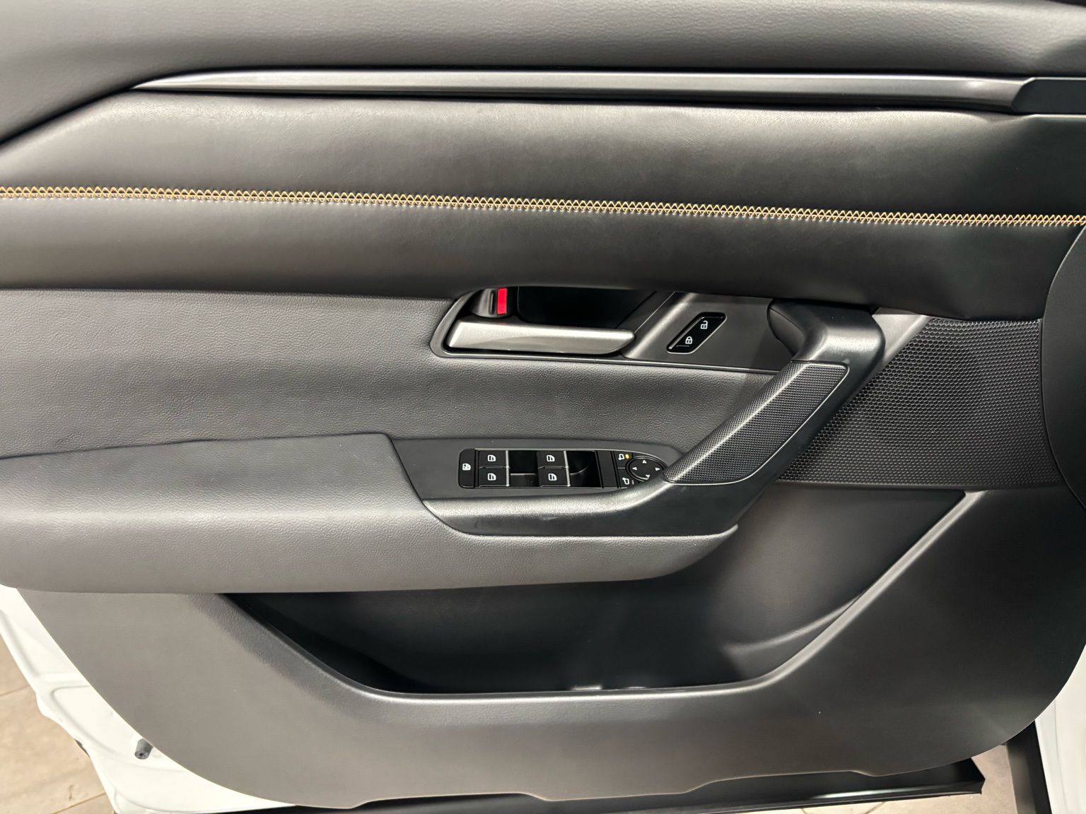 Used Car 2025 Mazda Cx-50 Hybrid  Utility Premium All Wheel Drive For Sale Under $35,000 In Austin, Texas