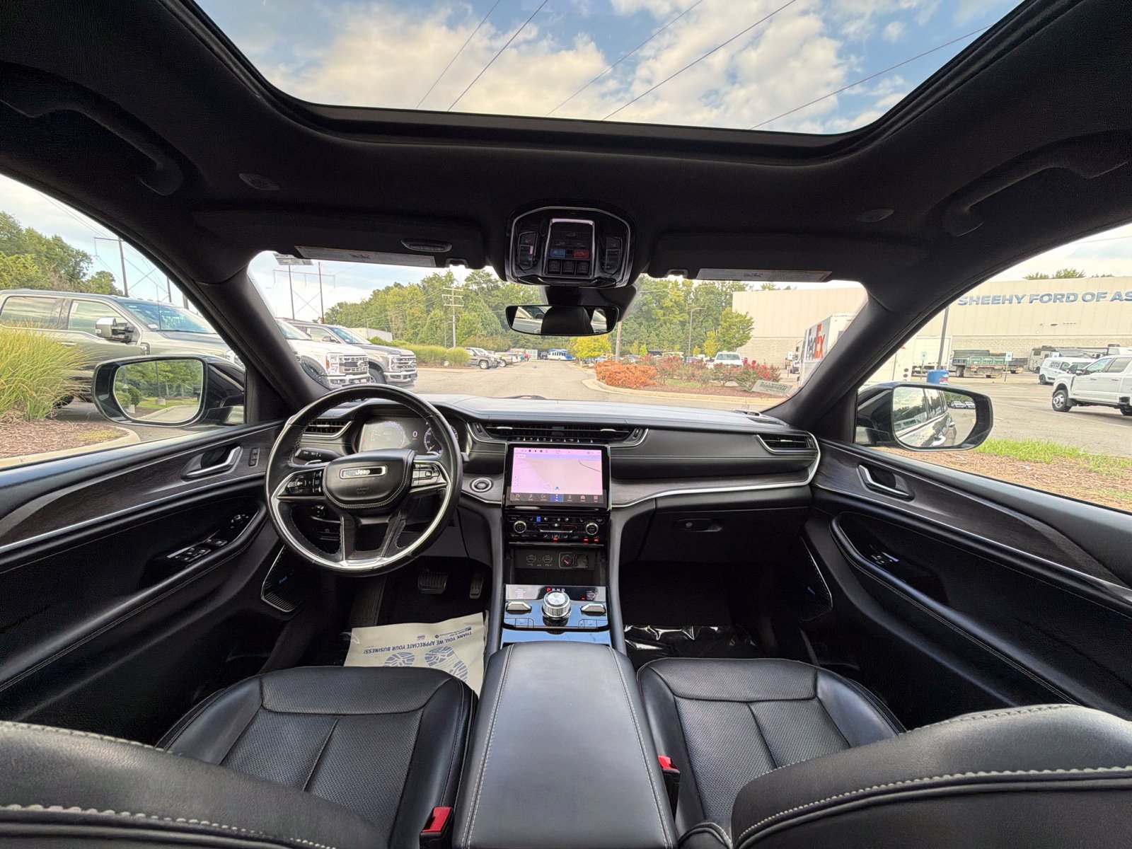 Used 2022 Metallic Jeep Overland image 30