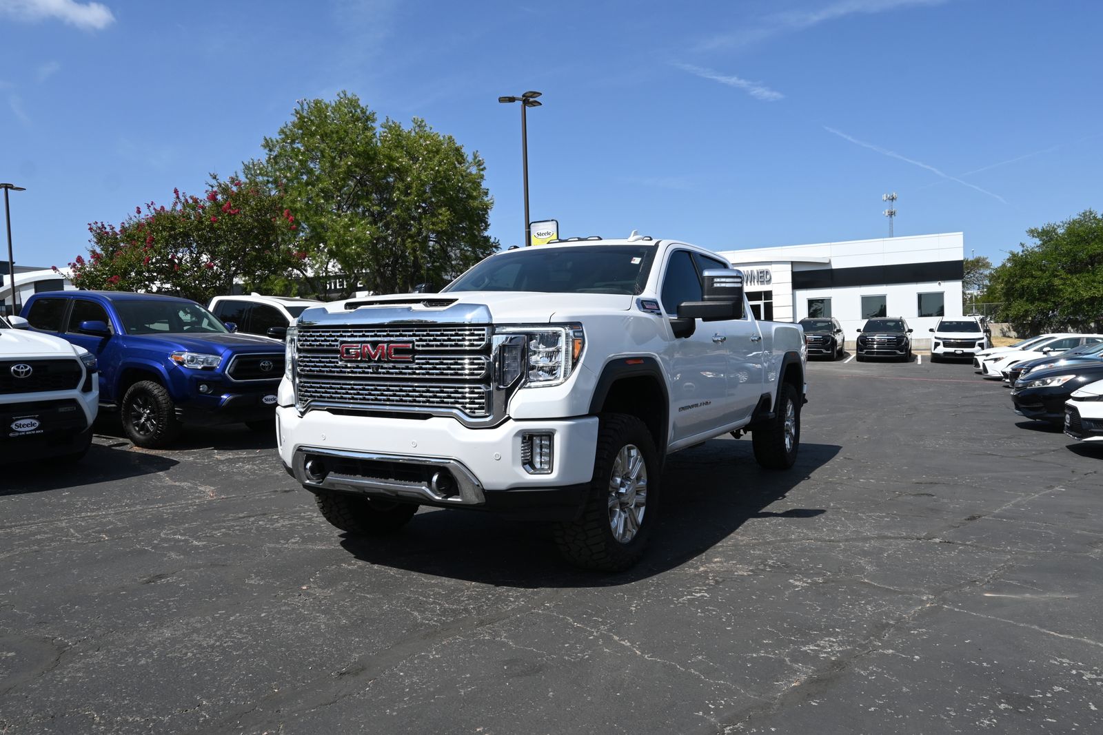  2022 GMC Sierra 2500HD Denali Crew Cab 4WD   