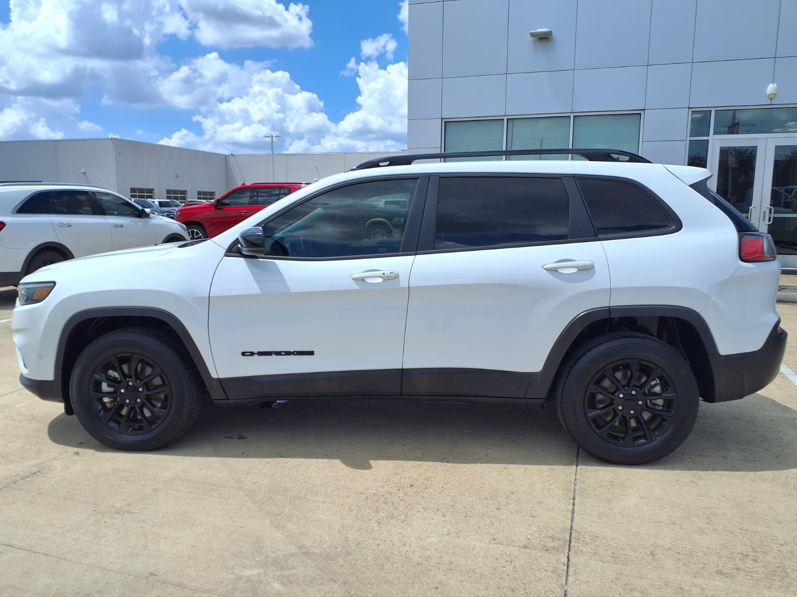 2023 Jeep Cherokee Altitude White at Emmons Autoplex