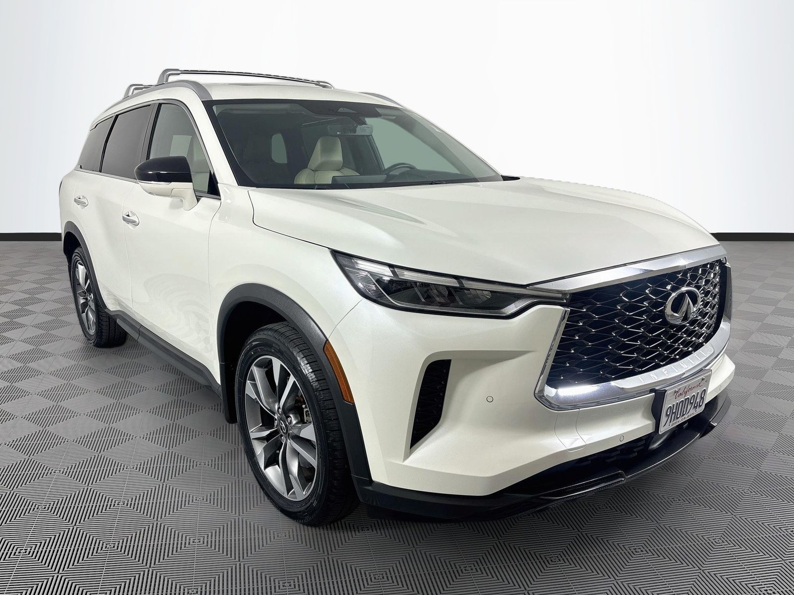  2023 INFINITI QX60 Luxe AWD   