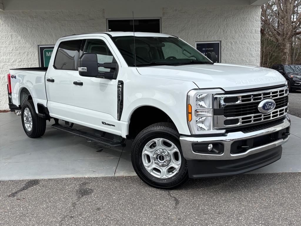 2025 Ford F-250 Super Duty XLT Crew Cab 4WD