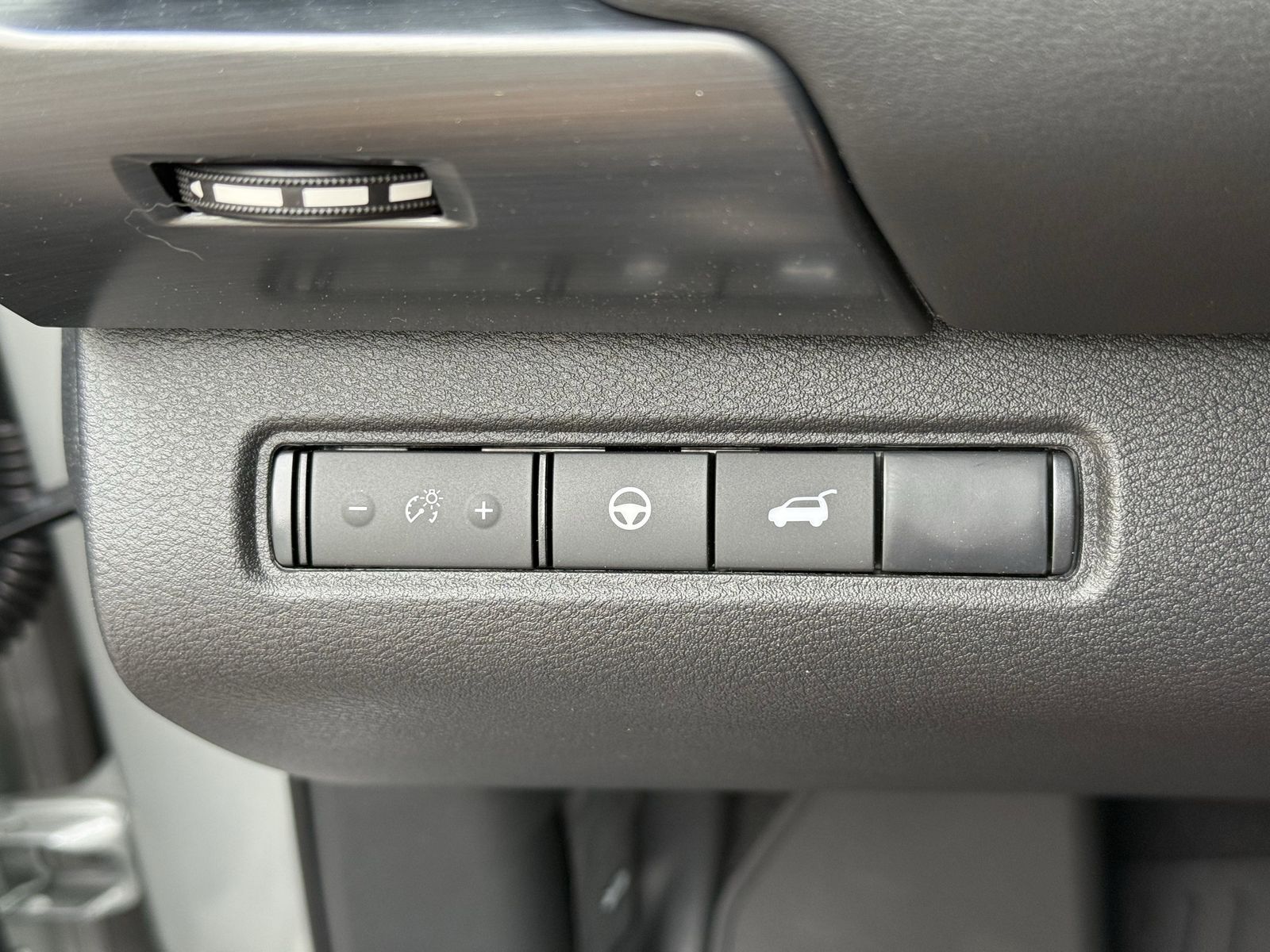 2025 Nissan Pathfinder SL photo 16