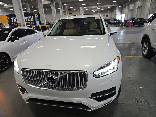 2016 Volvo XC90 T8 Twin Engine PHEV Inscription's photo