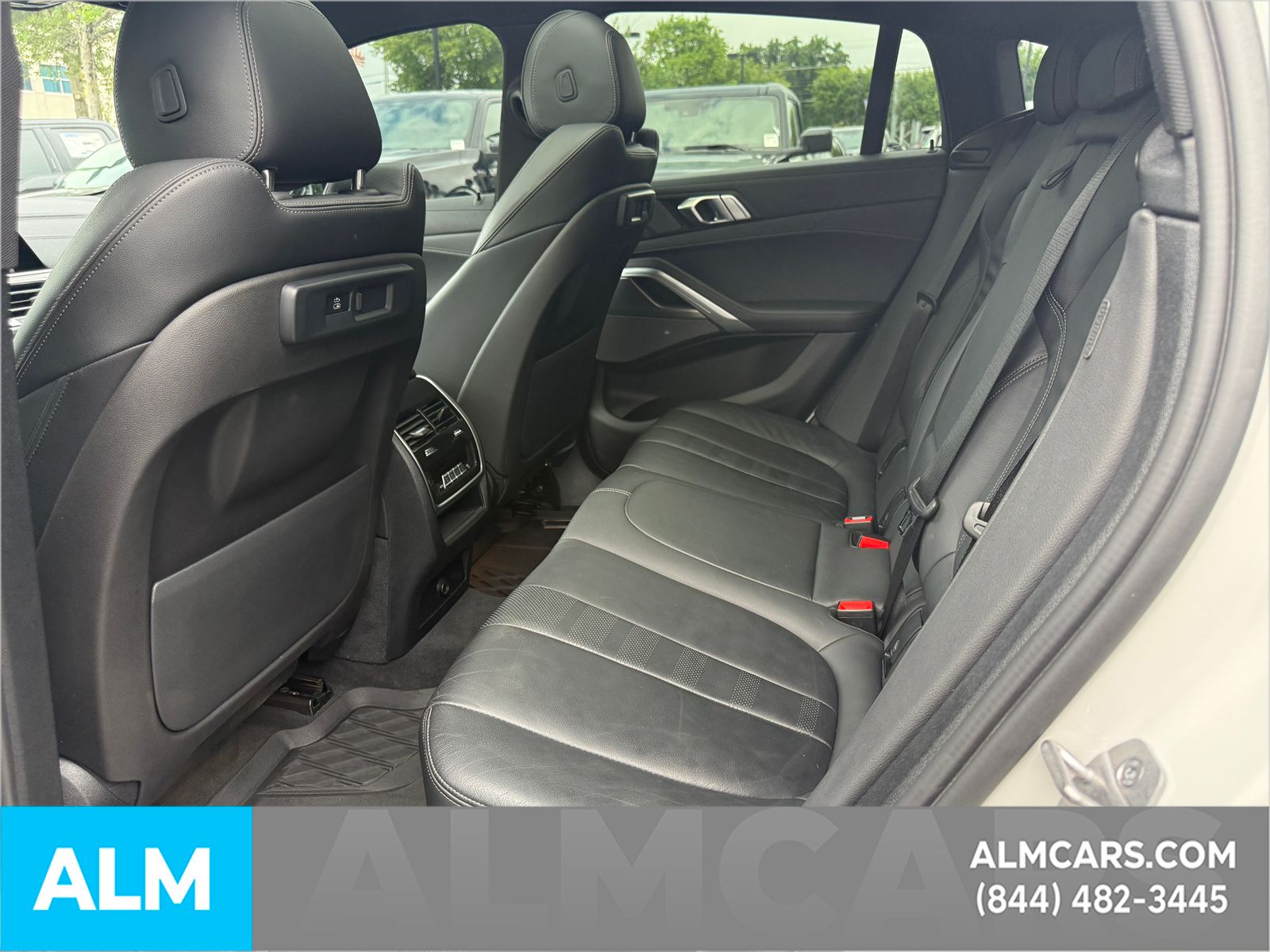 Used 2022 Mineral White Metallic BMW xDrive40i image 11