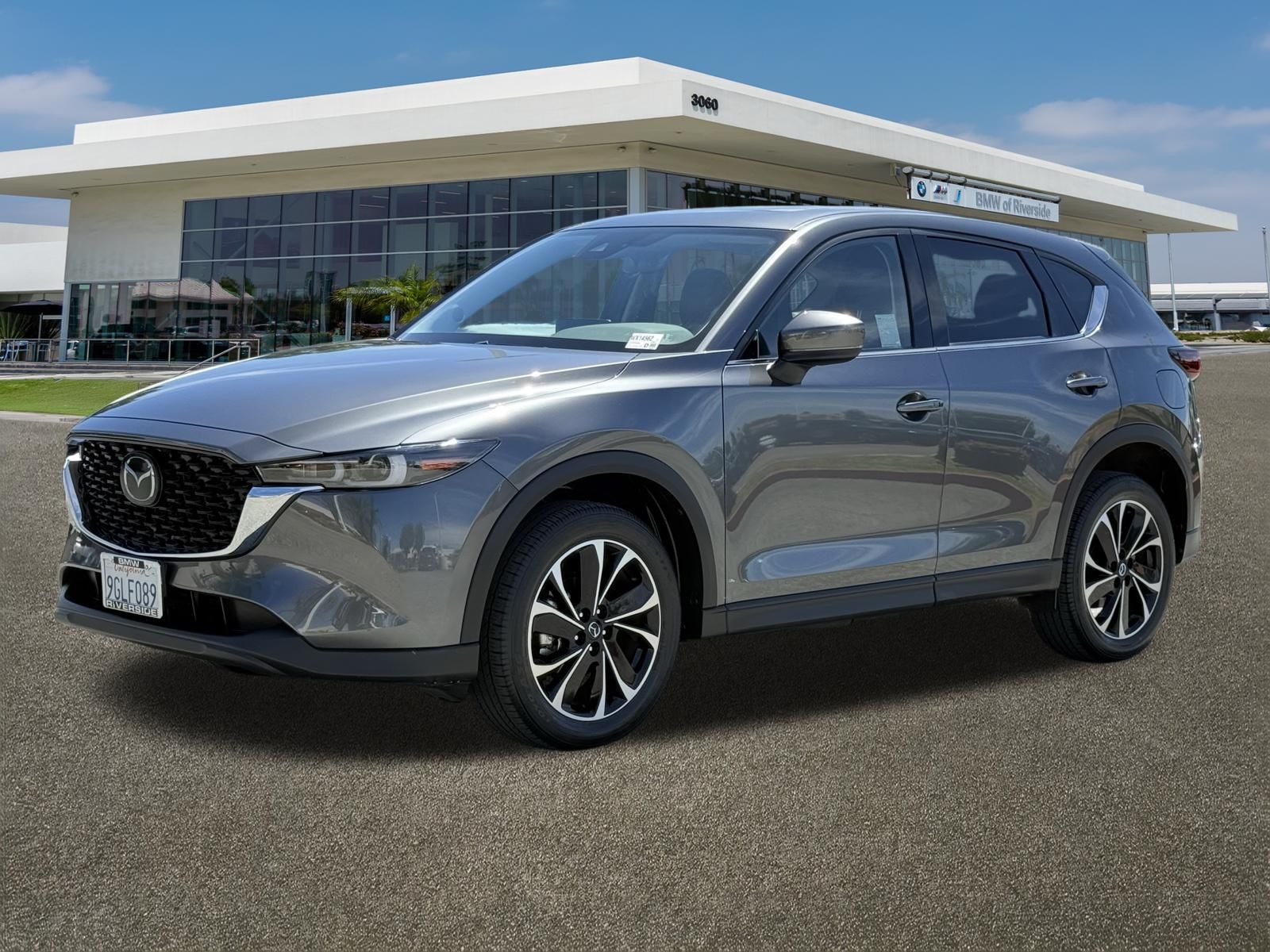 View vehicle photo 4