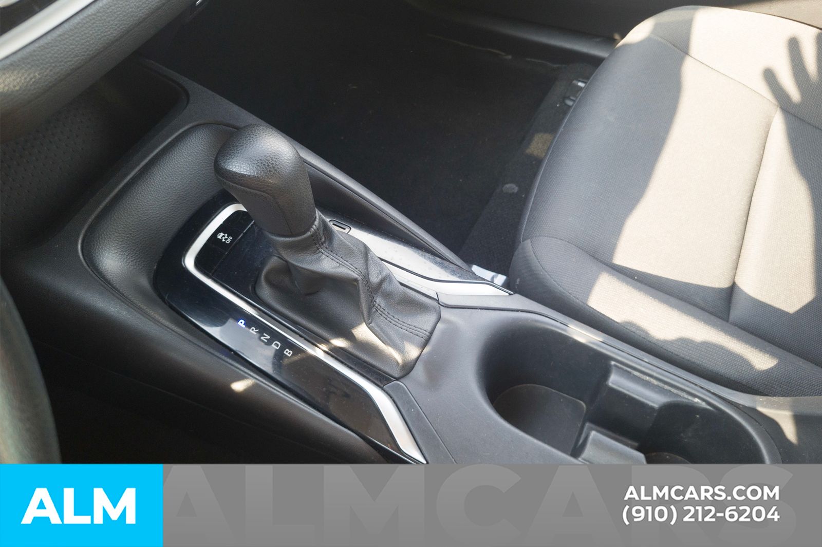 Used 2024 Ice Toyota LE image 9