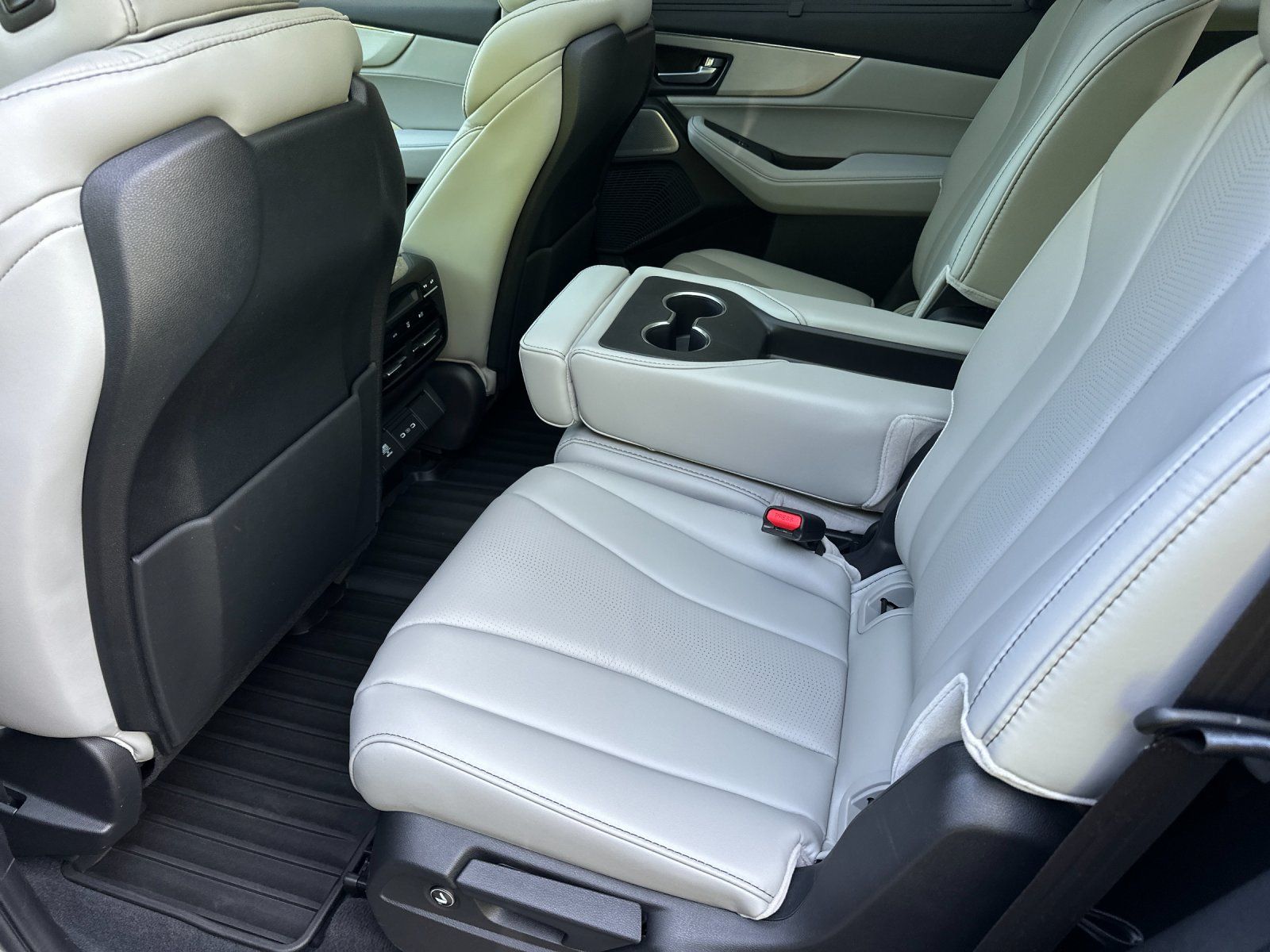 used 2026 Acura MDX car, priced at $54,990