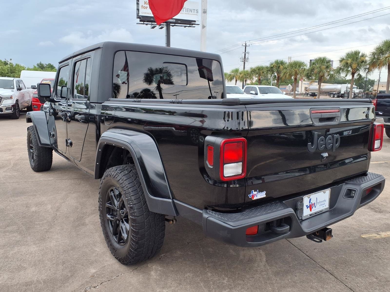 2022 Jeep Gladiator Altitude Black at River Oaks CDJR