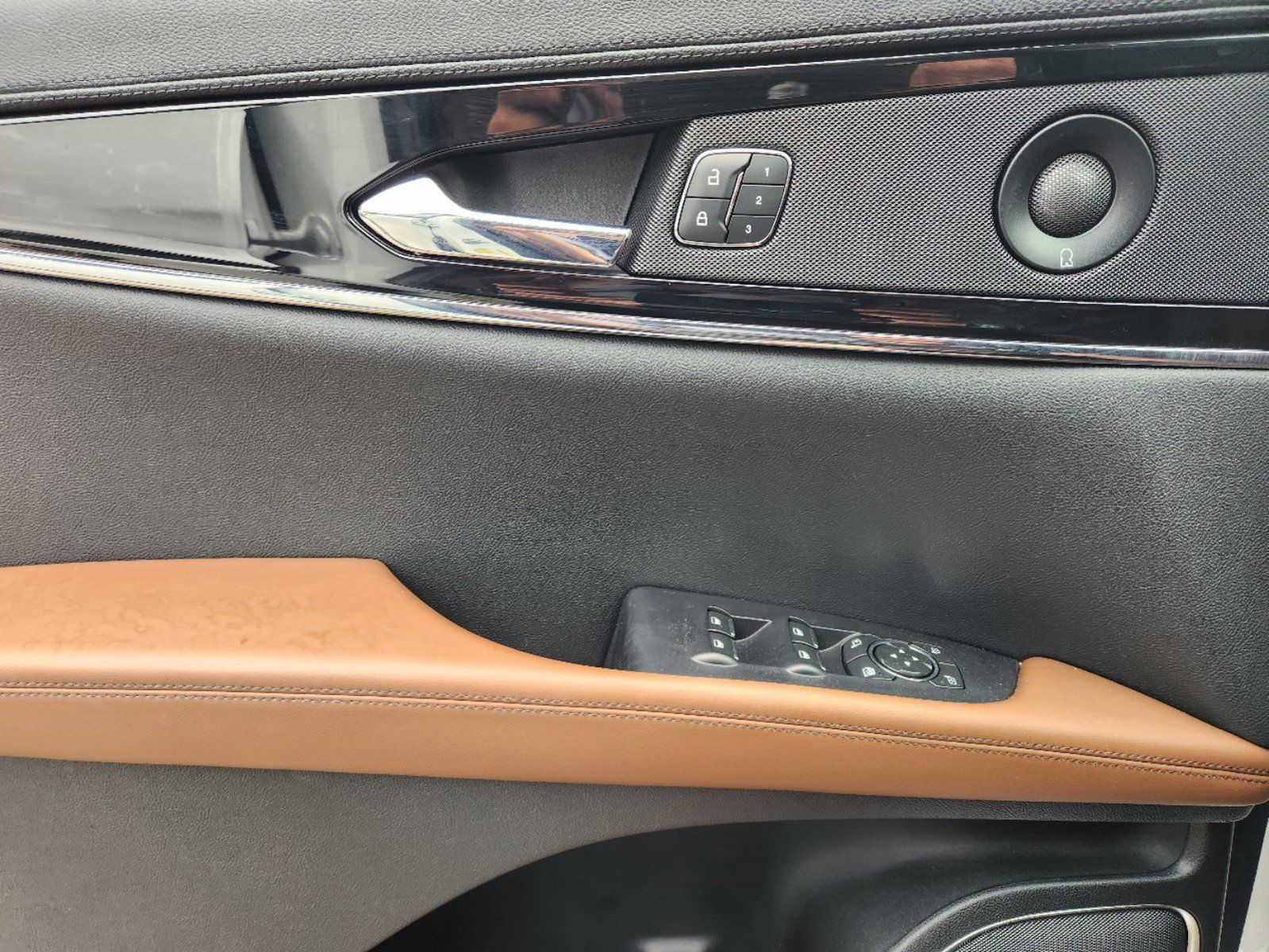 Used Car 2022 Lincoln Nautilus  Reserve For Sale Under $40,000 In Austin, Texas