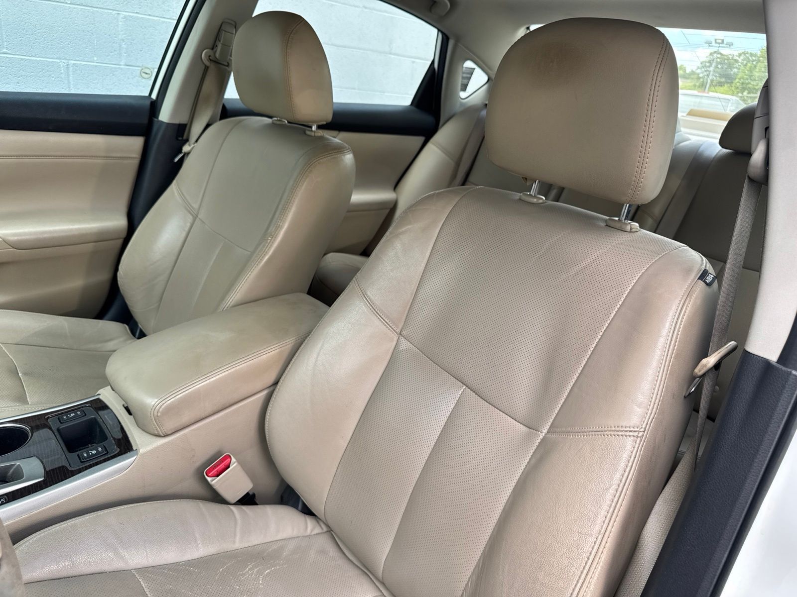 Used 2015 Pearl White Nissan 2.5 SL image 32
