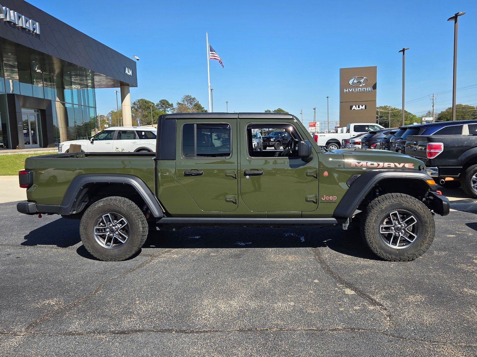 Used 2024 Sarge Green Clearcoat Jeep Mojave image 13