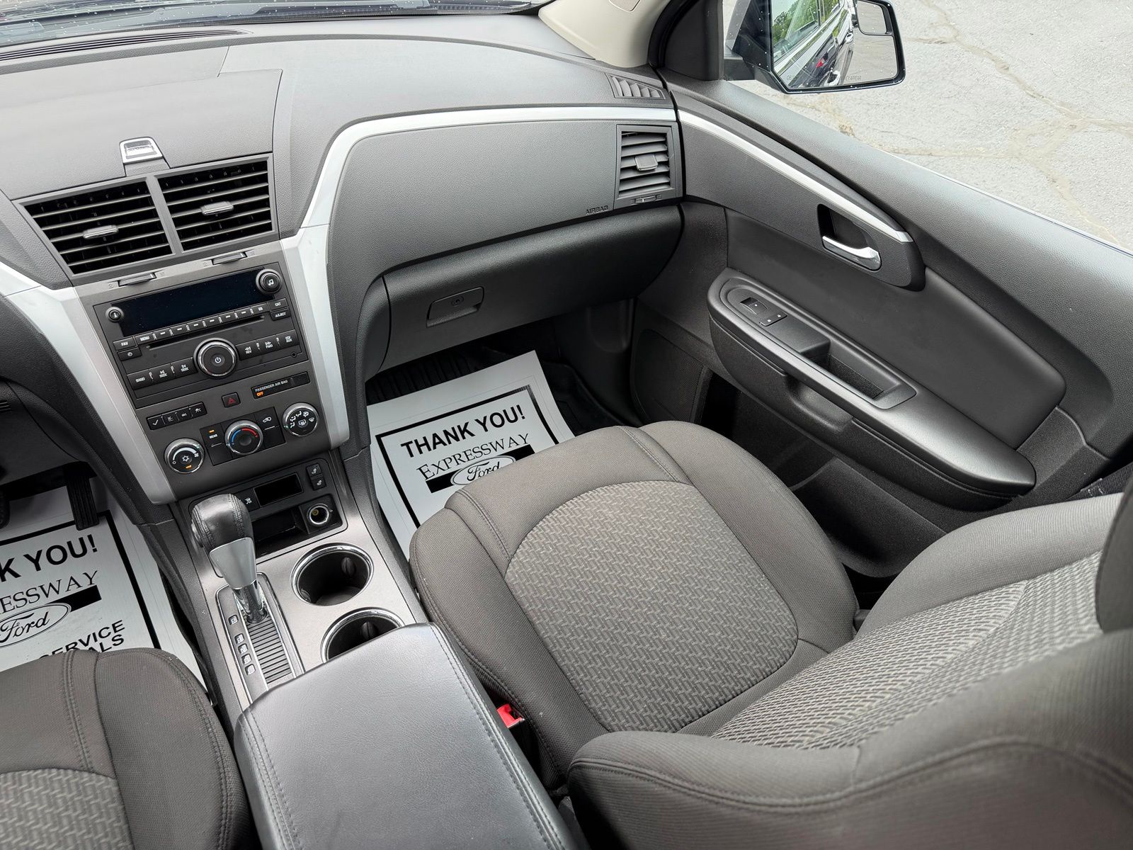 2011 Chevrolet Traverse image 16