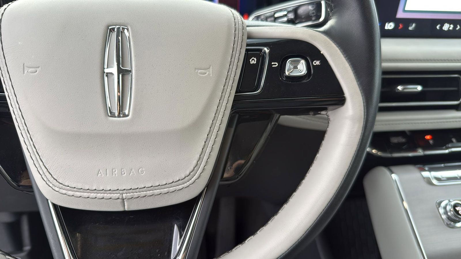 Used Car 2025 Lincoln Aviator  Reserve For Sale Under $70,000 In Austin, Texas