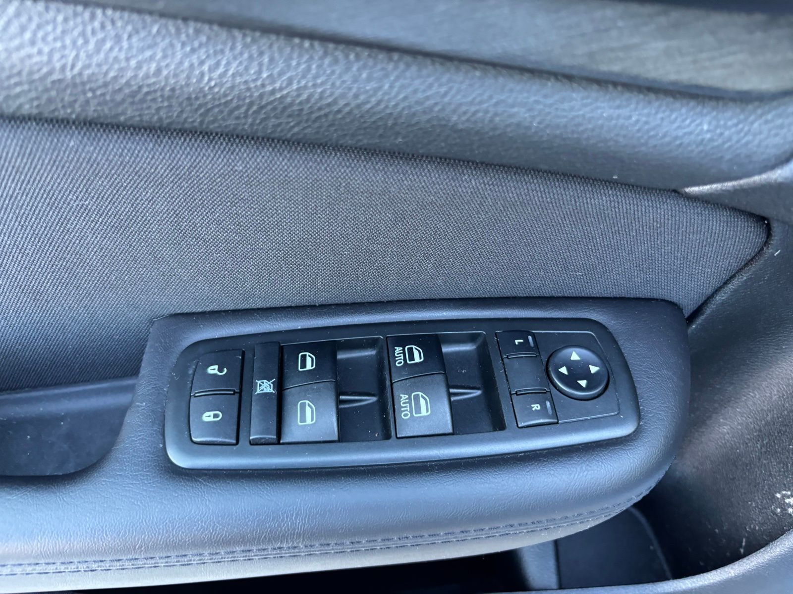 Used Car 2015 Chrysler 200  Limited For Sale Under $10,000 In Austin, Texas