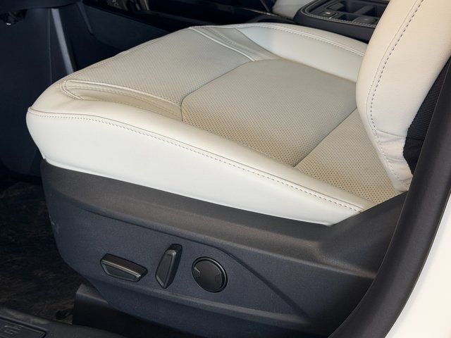 New 2026 Star White Metallic Tri-coat Ford Premium image 22