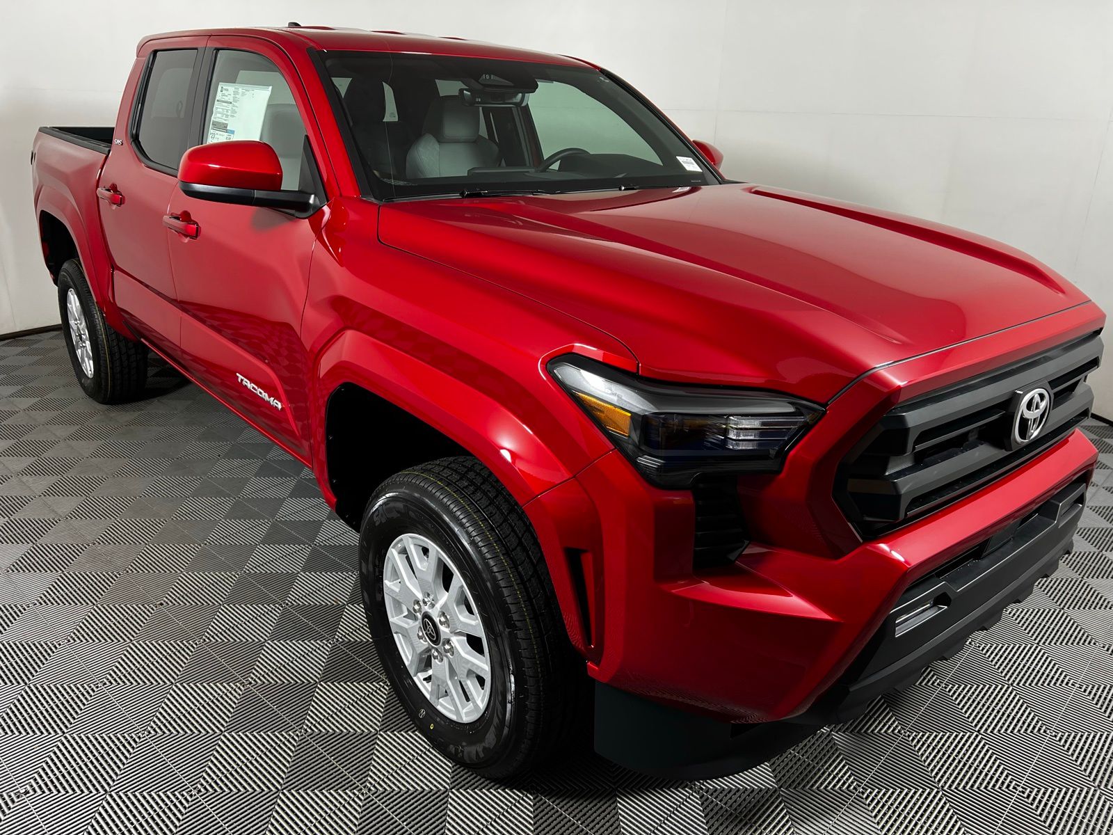 2025 Toyota Tacoma SR5 3