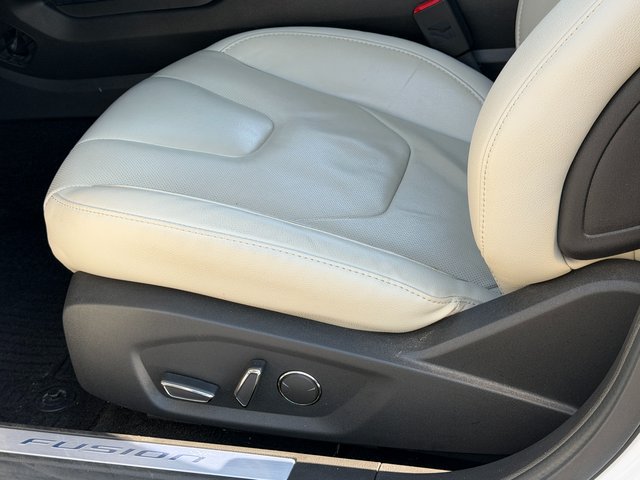 Used 2016 Oxford White Ford Titanium image 37