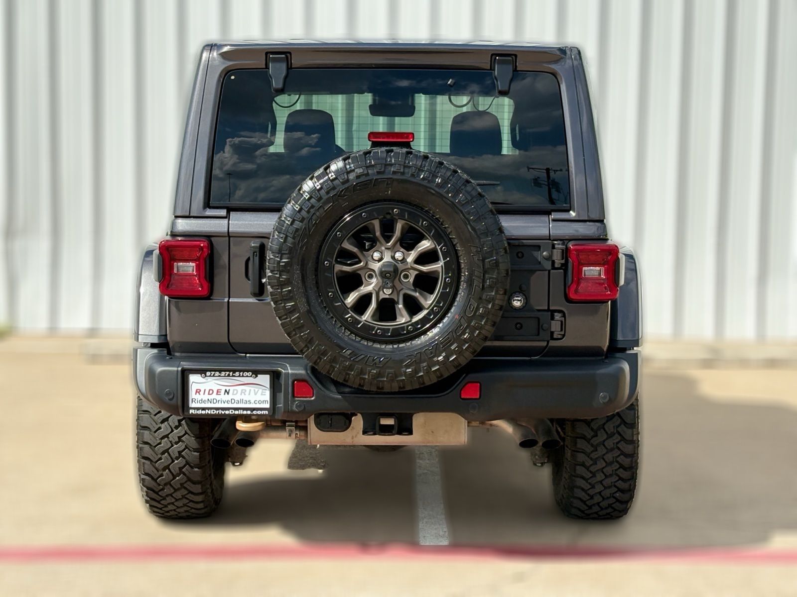 View vehicle photo 7