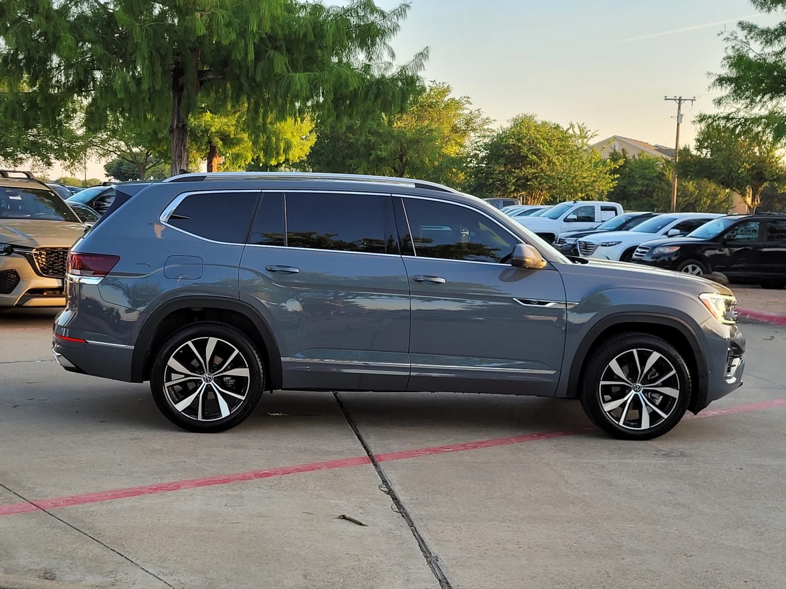 used 2025 Volkswagen Atlas car, priced at $44,900