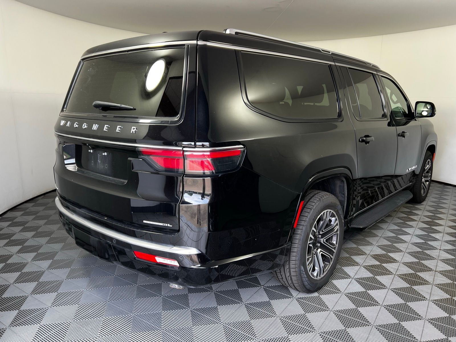 2023 Jeep Wagoneer Series II 5