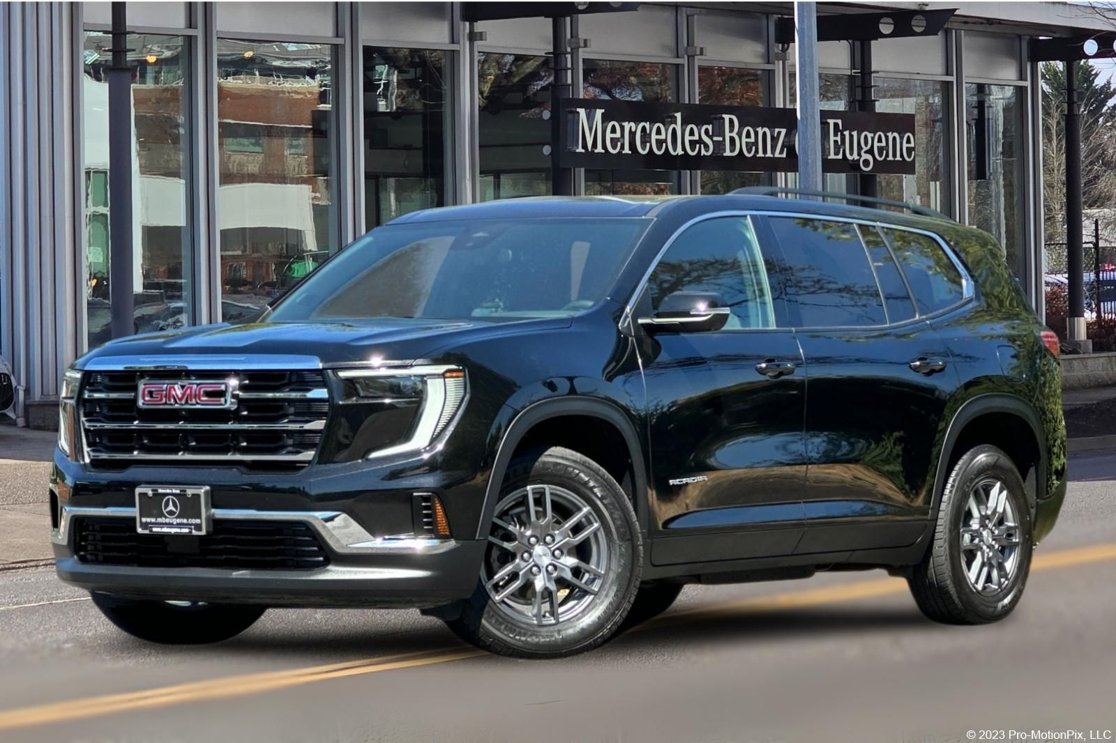 Black (Ebony Twilight Metallic) 2025 GMC Acadia SUV / Crossover Four-Wheel Drive 8-Speed Automatic