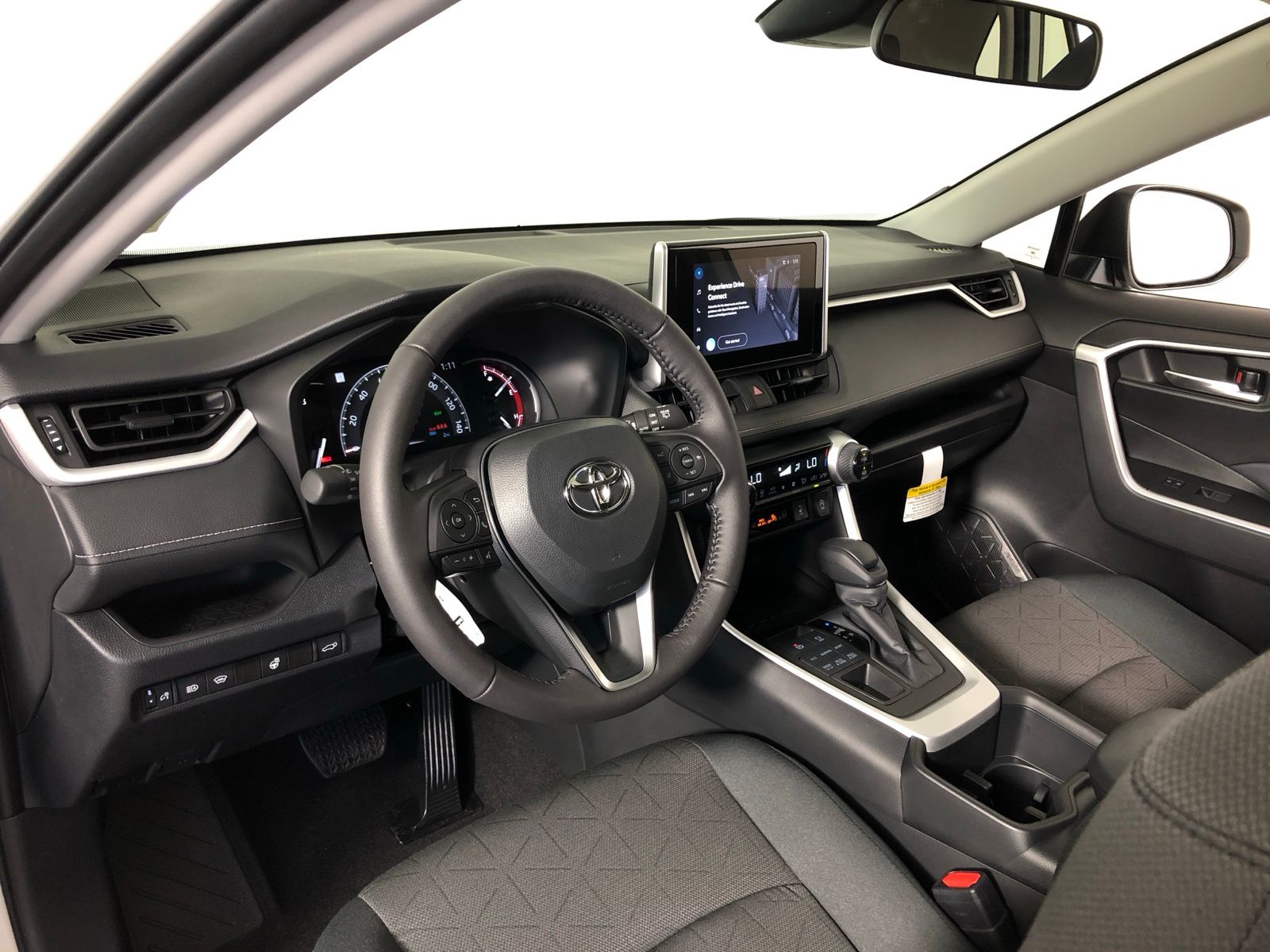 2025 Toyota RAV4 XLE 9