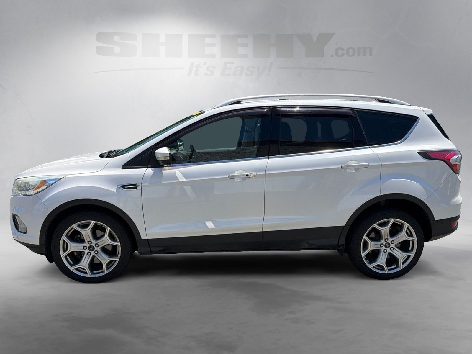 Used 2017 White Platinum Clearcoat Metallic Ford Titanium image 16