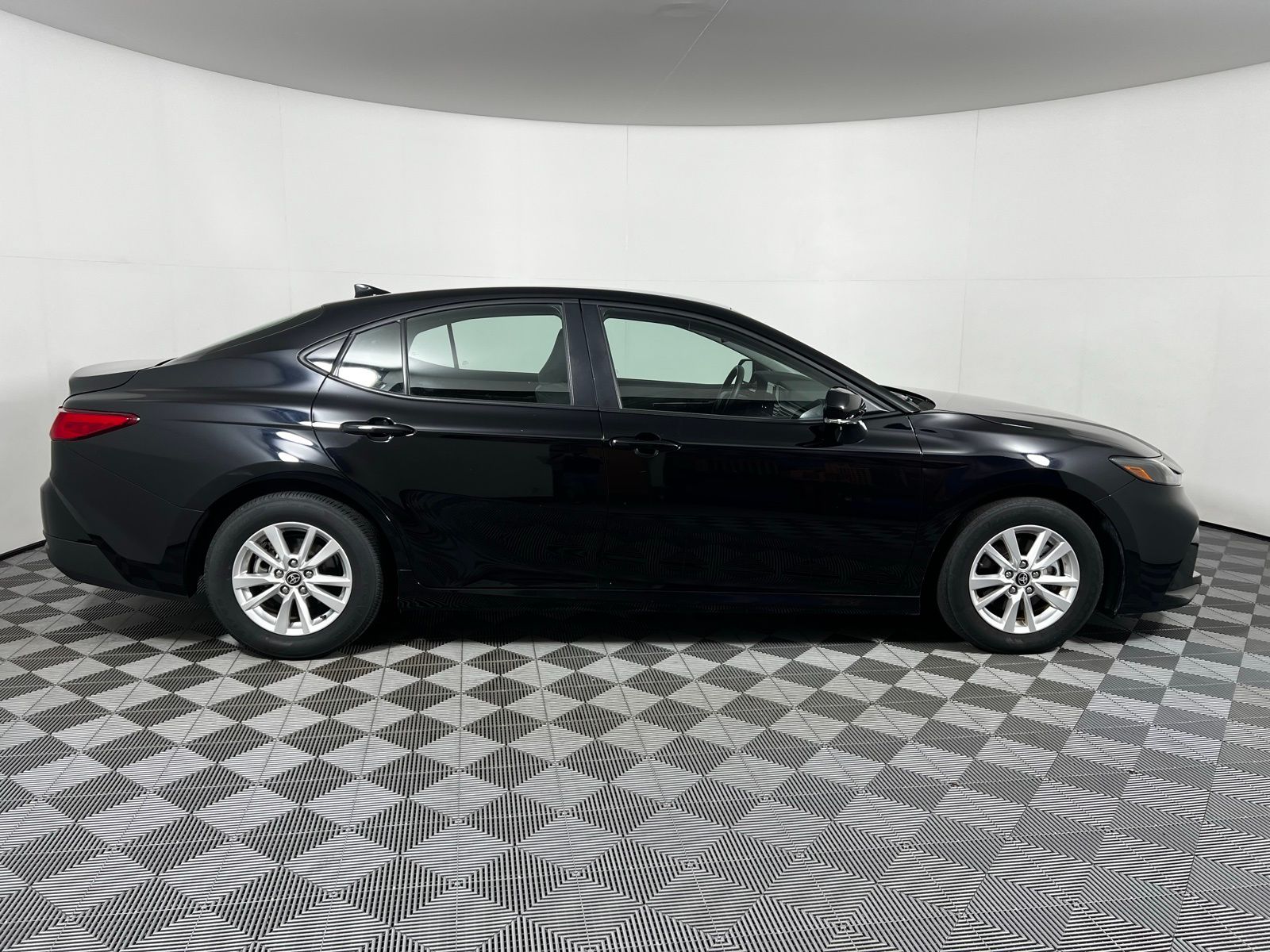 Thumbnail: 2025 Toyota Camry - 4
