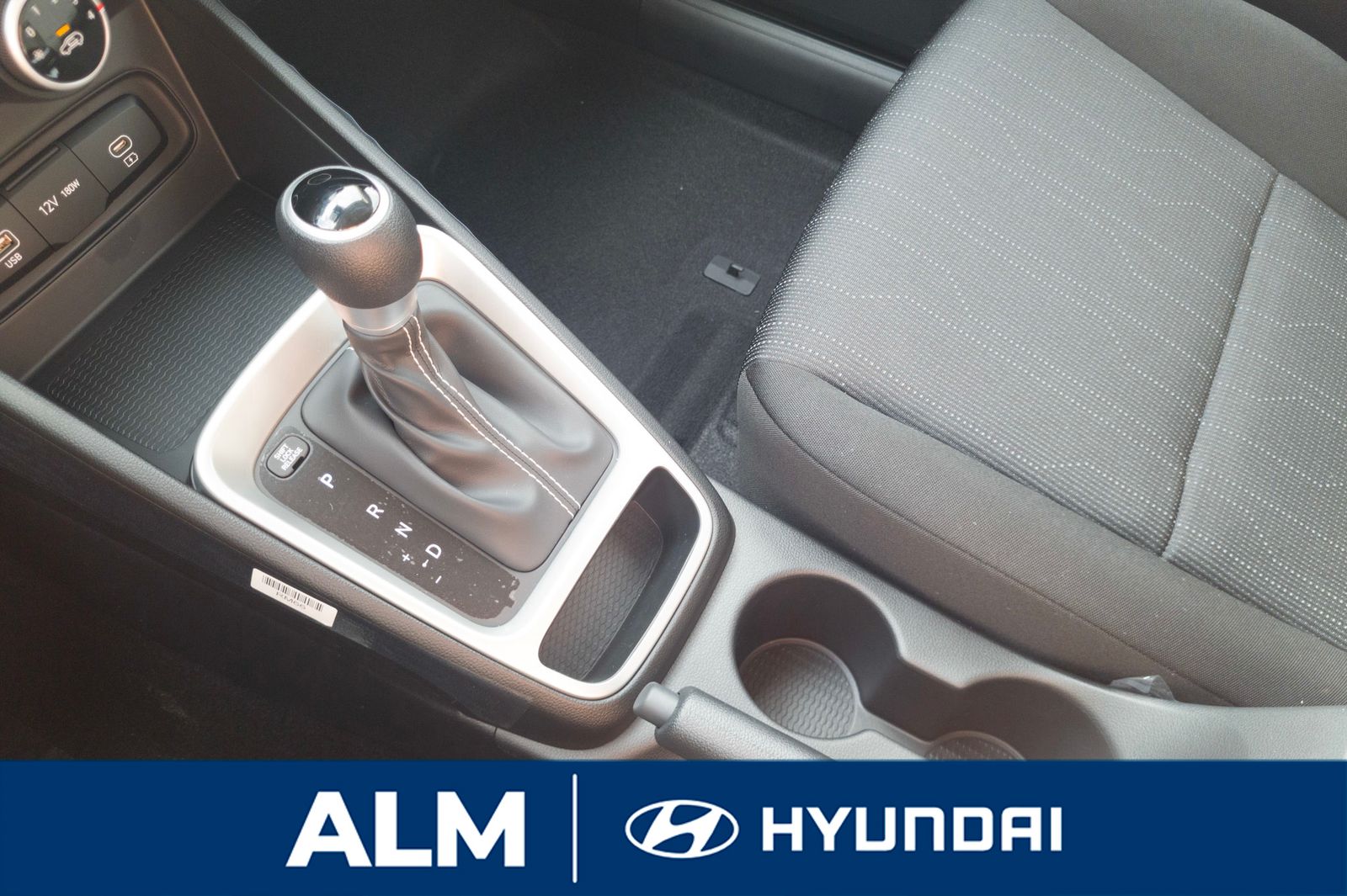 2025 Hyundai Venue SE photo 15