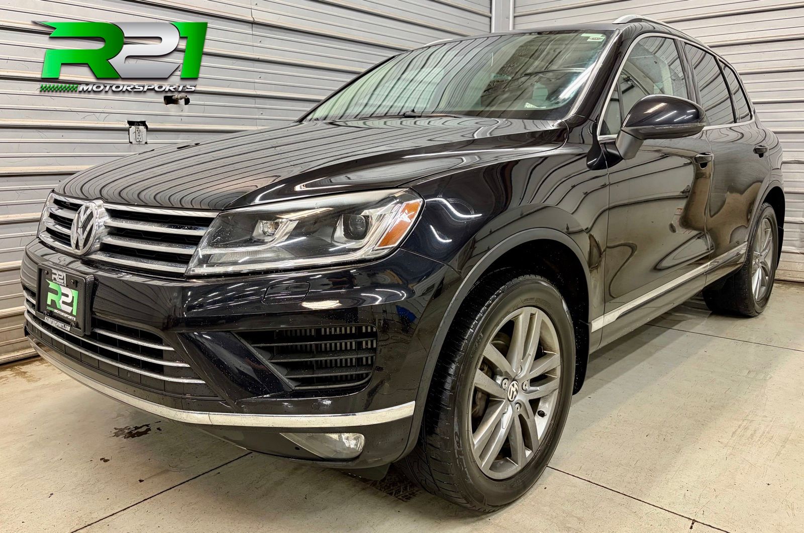 Deep Black 2015 Volkswagen Touareg SUV / Crossover  8-Speed Automatic