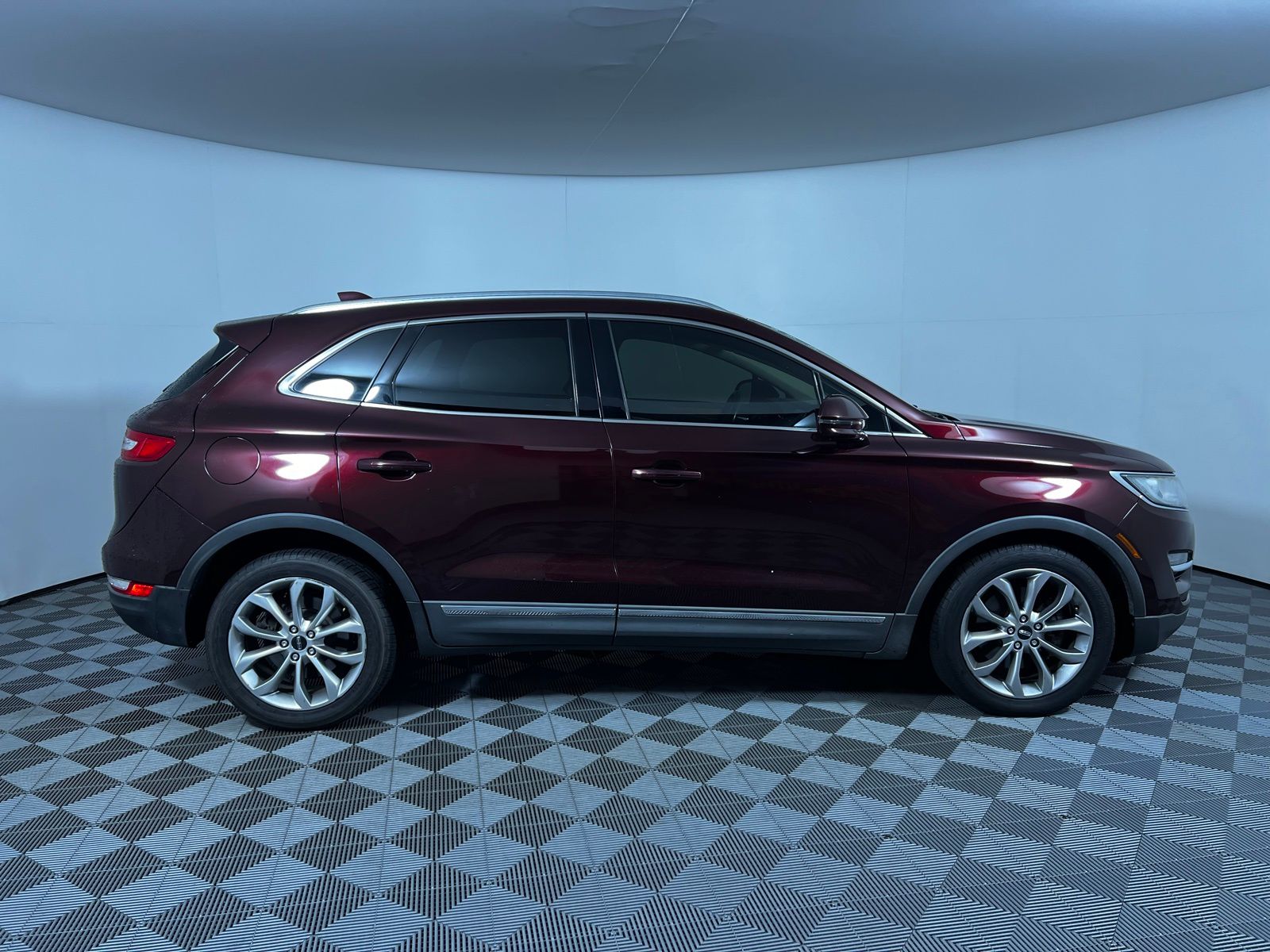 Thumbnail: 2017 Lincoln MKC - 4