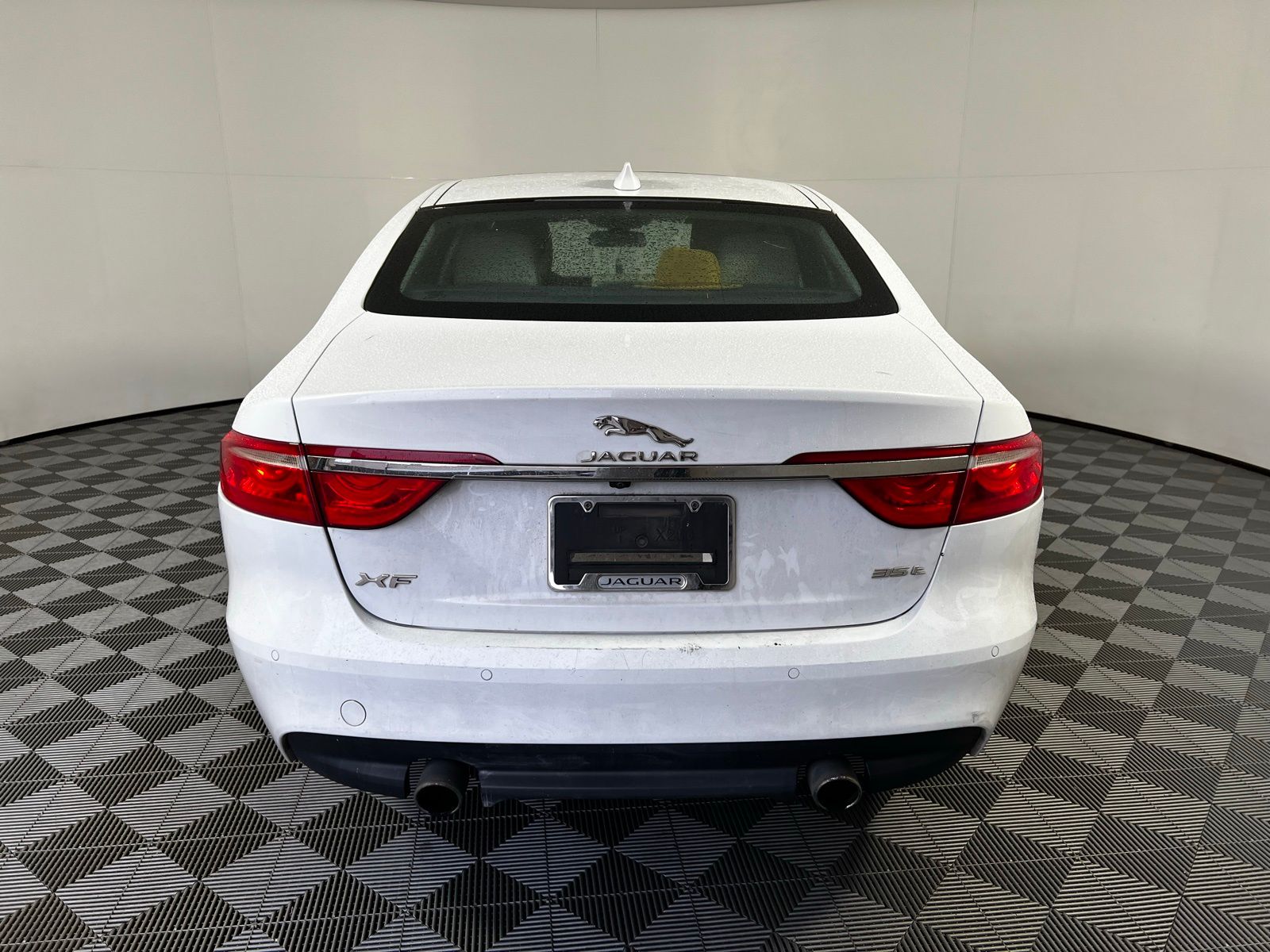 Thumbnail: 2017 Jaguar XF - 6