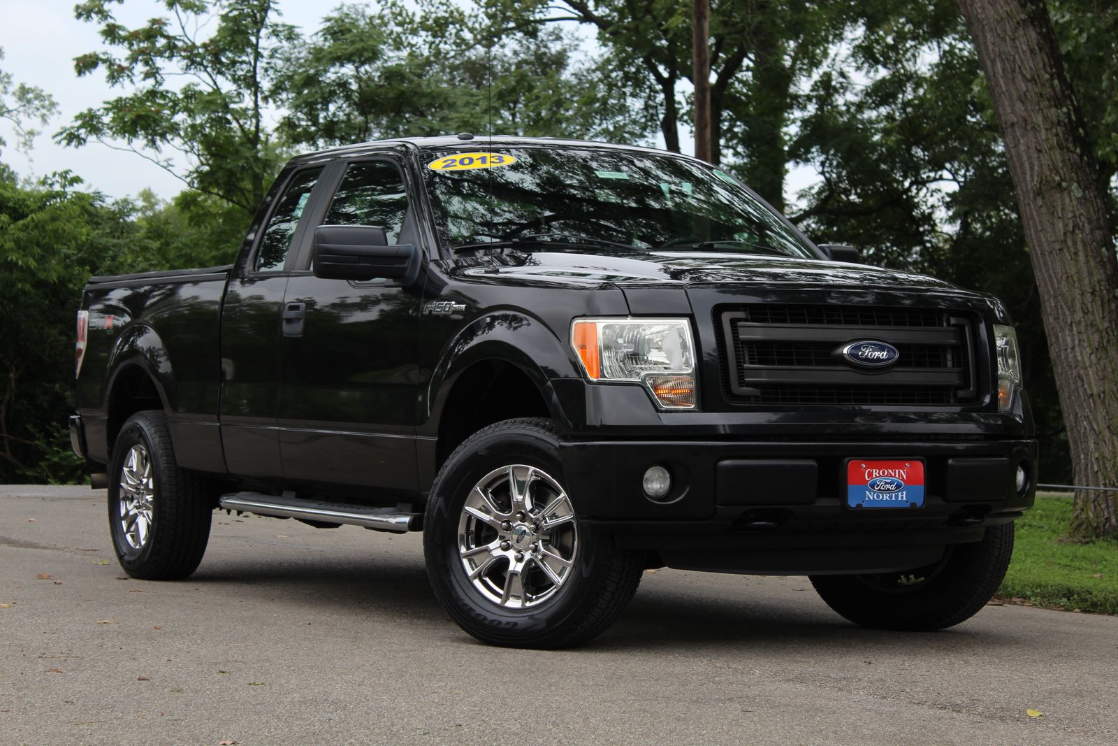Tuxedo Black Metallic 2013 Ford F-150 Pickup Truck Four-Wheel Drive 6-Speed Automatic