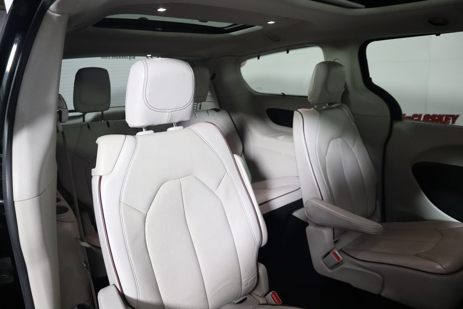 2020 Chrysler Pacifica Limited photo