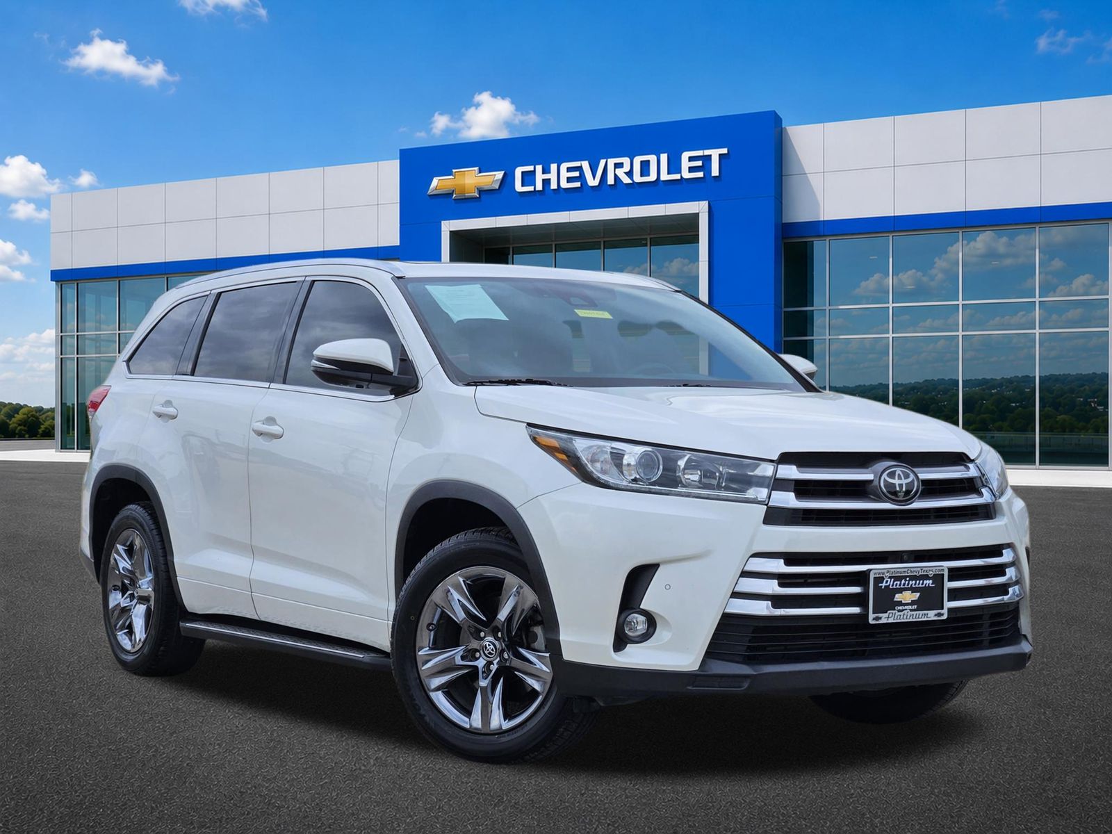White (Blizzard Pearl) 2019 Toyota Highlander SUV / Crossover Front-Wheel Drive 8-Speed Automatic